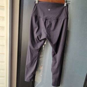 Lululemon Athletica Women's Cropped Leggings Gray Color Size 4 Rise 11" in